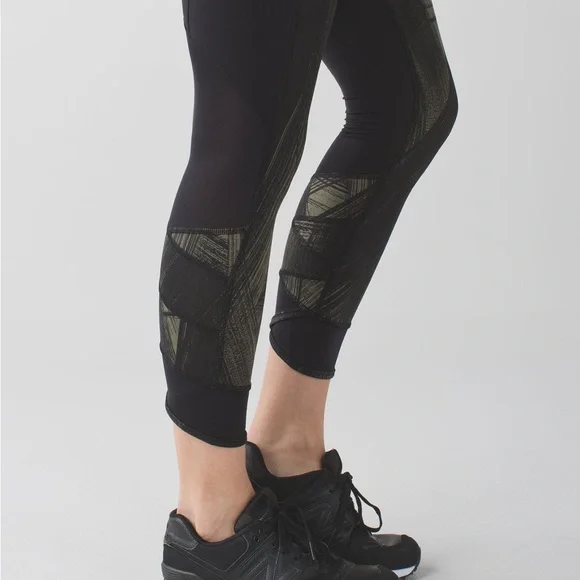 Lululemon Athletica Fresh Mesh Run Crop Leggings Size 6 - Picture 2 of 10